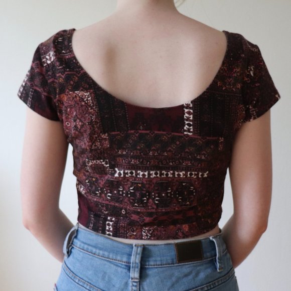 Maroon patterned crop top - Picture 5 of 5